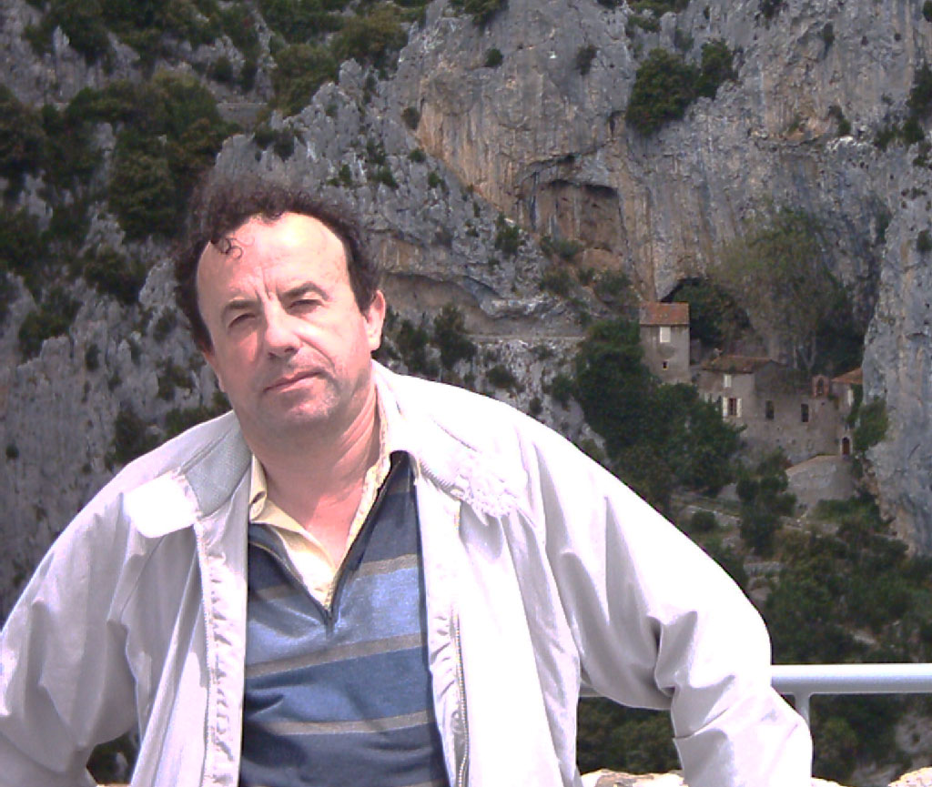 Alain Moreau spécialiste du paranormal depuis 40 ans - visite de la région de Bugarach - publications de nombreux ouvrages et plus de 300 articles publiés sur notre site et dans des revues ésotériques notamment Le Monde de l'inconnu